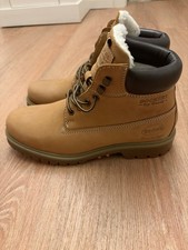 Dockers by Gerli Herren