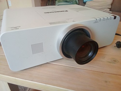 Panasonic ew630 wxga beamer - panasonic, beamer,