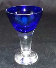 Schönes antikes Schnapsglas