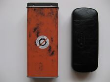 Fossil Brillenetui Hartschale