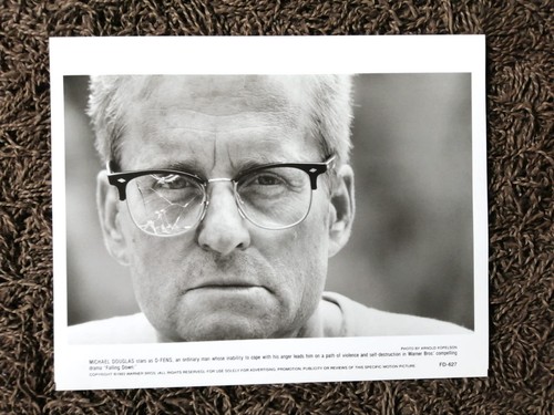 Falling down us - –, pressefoto