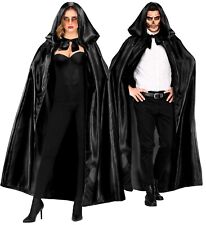 Schwarzer Satinumhang Vampir