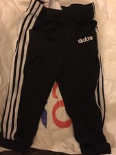 Baby Adidas schwarze