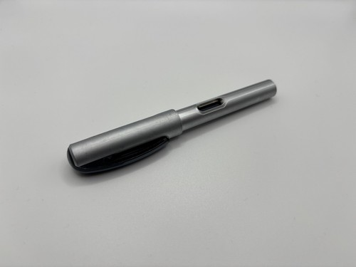 Pelikan future p56 - pelikan, "m"
