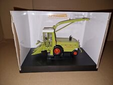 Universal Hobbies Claas Jaguar 60 SF Maishäcksler im Maßstab  1:32. 