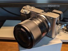 Sony Alpha 6000 +