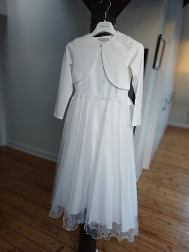 Une haute couture - une,