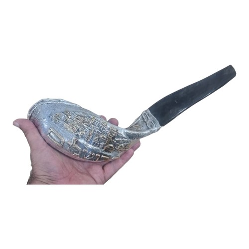 Großer riesiger schofar - riesiger,