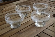 4 Dessertschalen, Glasschalen, Eisschalen  mit Fuss, Vintage