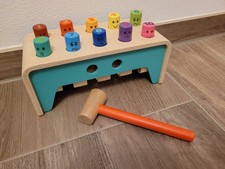 Holz Klopfbank mit Hammer –