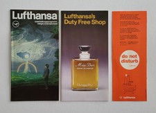 2 Lufthansa Werbe-Broschüren und ein BITTE NICHT STÖREN Aufkleber / Sticker 