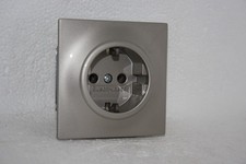 Busch & Jäger IMPULS Steckdose champagner