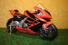 1:18 Honda RC211V V.Rossi 46 Testbike 2001 Sommer LEOMODELLS 02687