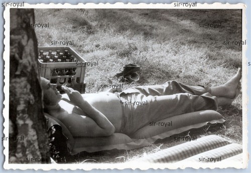 Ddr hippie mit bierkasten - hippie,