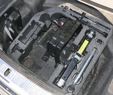 Audi A4 8K Bordwerkzeug