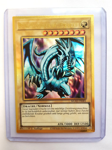 Blauäugiger drache - blauäugiger, w.