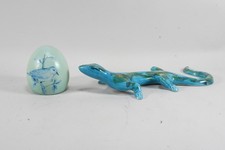 Q28R59- Konvolut 2x Deko Objekt Keramik Eidechse und Ei aus Kunstmasse
