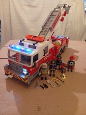 Playmobil 70935 Feuerwehr-Fahrzeug US Tower Ladder Drehleiter Licht&Sound