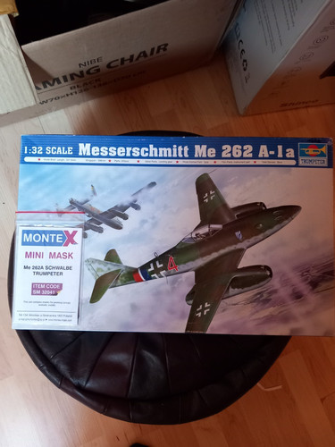 Trumpeter 2235 - 1:32,