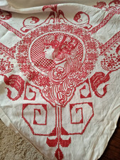 antike Tischdecke Jugendstil ca. 190x155cm rot gestickt Frauenköpfe Stickereien