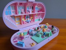 Polly Pocket Bluebird 1992 Stempelschule mit 5 Originakfiguren zum Set