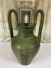 Alte Amphore aus Keramik mit