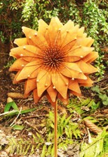 Gartenstecker Blume Sonnenblume edelrost Metall Skulptur auf Stab robust