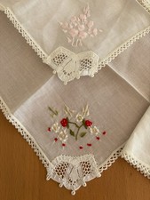 4 Taschentuch Stickerei