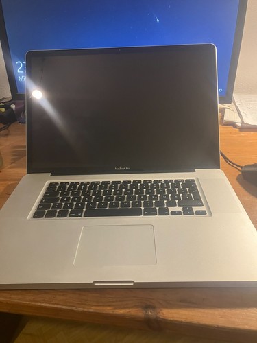 Mac book pro 2010 - book,