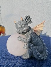 Deko Drache mit Leuchtkugel