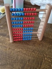 Goki 58529 100 Holzperlen Rechenrahmen