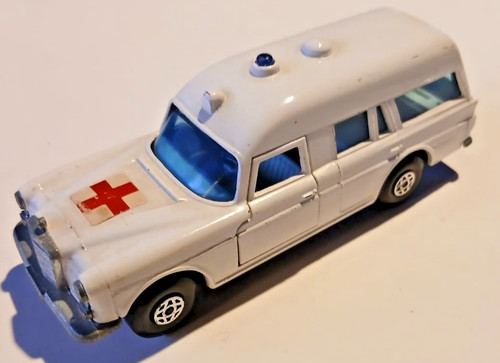 Matchbox mercedes benz - ®, mercedes-benz