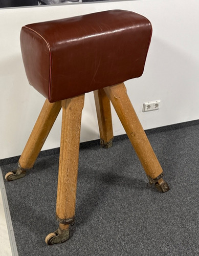 Schwebebalken und turnbock - schwebebalken,