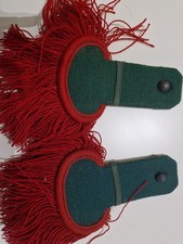 Epauletten rot–grün –