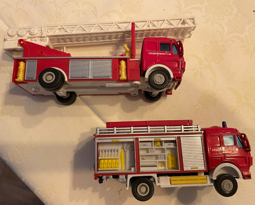 Feuerwehrfahrzeuge 1 x - 1,