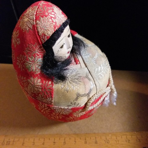 Vintage daruma puppe aus - aus, japan