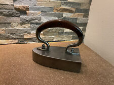 Antikes Bügeleisen, Kasteneisen aus Frankreich