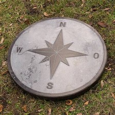 KOMPASS STEIN Granit Dunkelgrau Naturstein Trittstein Trittplatte