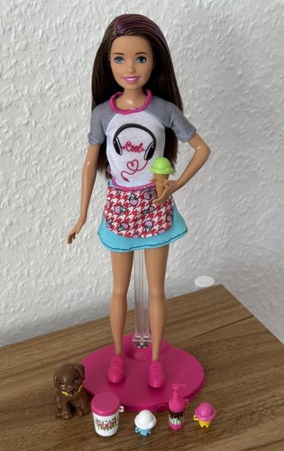 Barbie cooking and - and, baking