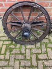 Massives Holzspeichenrad mit
