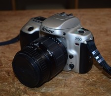 Nikon F 50, analoge Spiegelreflexkamera mit Sigma Objektiv