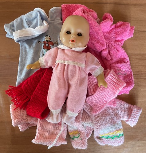 Puppe mit klamotten - puppe,