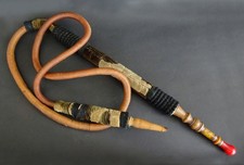 Original alter Wasserpfeifenschlauch lederüberzogen mit wunderschönem Mundstück.