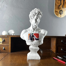 Handbemalte David Statue