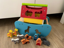 Holz Arche Noah Steckspiel / Sortierspiel von Smyths Toys