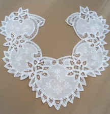 Spitzenkragen aus handgeklöppelter Spitze , handbestickt, Baumwolle