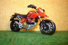 1:18 Ducati Hypermotard 1100 S