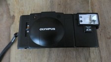 Fotokamera  " XA 2 " mit Blitz  " A 11 "  aus dem Hause " OLYMPUS "