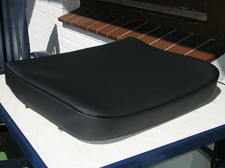 1 neuer Schaumkern + 1 neuer Sitzbezug für UNIMOG 411 Sitz