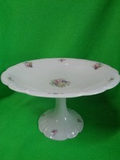 Alte Obstschale auf Fuß